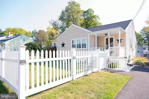 40 Tinker Dr, Mount Holly, NJ 08060
