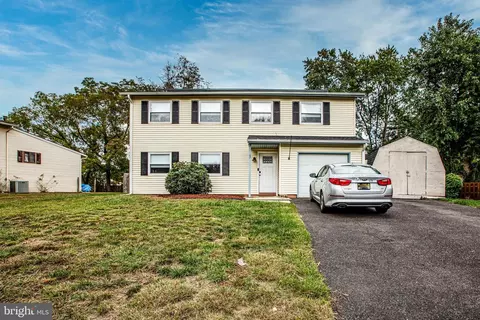 3 Kent Ct, Mount Holly, NJ 08060