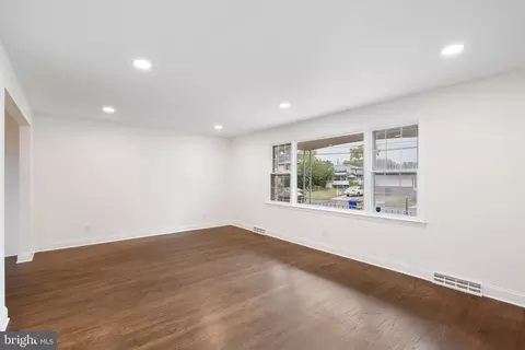 104 N Maple Ave, Maple Shade, NJ 08052 photo 6