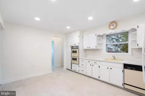 104 N Maple Ave, Maple Shade, NJ 08052 photo 11