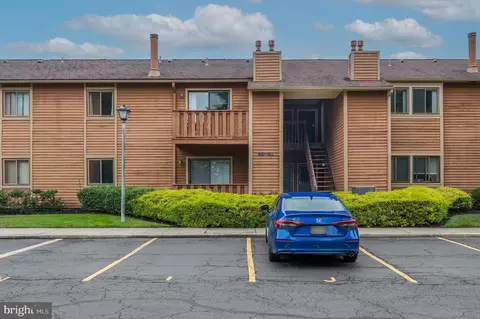 1806 Woodhollow Dr, Marlton, NJ 08053