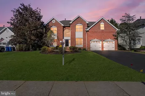 7 Sycamore Ln, Moorestown, NJ 08057