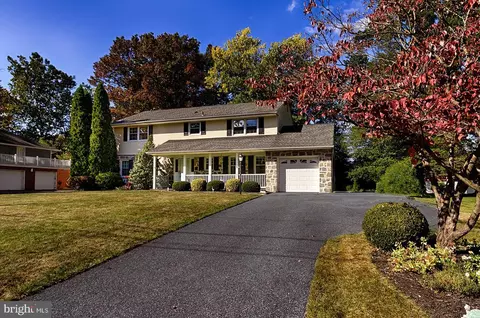 2407 Laurel Dr, Cinnaminson, NJ 08077