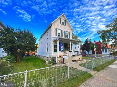313 Middleton St, Riverside, NJ 08075
