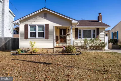 910 Parry Ave, Palmyra, NJ 08065
