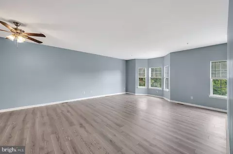 Living - 4 Turtle Ct, Delanco, NJ 08075 photo 4 of 7