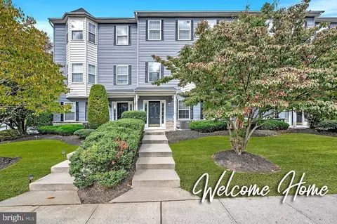 4 Turtle Ct, Delanco, NJ 08075