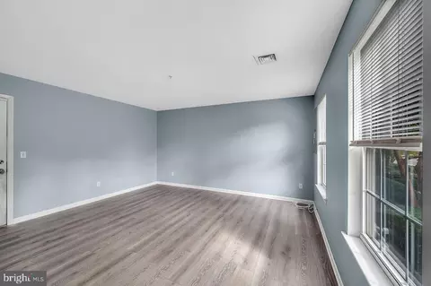 Living - 4 Turtle Ct, Delanco, NJ 08075 photo 3 of 7