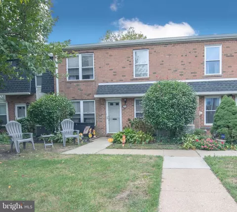 1062 Harbour Dr, Palmyra, NJ 08065