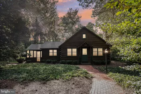 32 Beach Rd, Mount Laurel, NJ 08054