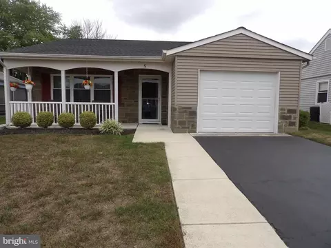 5 Devonshire Way, Southampton, NJ 08088