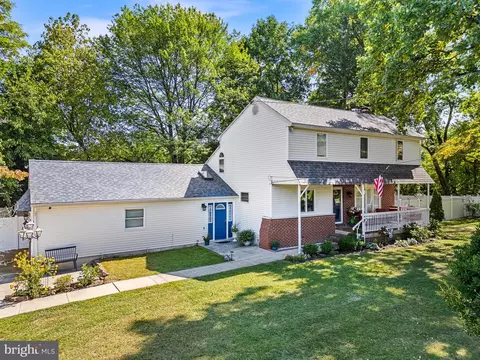 108 Crystal Ave, Mount Laurel, NJ 08054