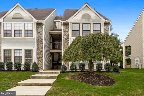 87 Bridgewater Dr, Marlton, NJ 08053