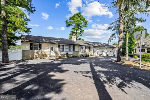 21 Chippewa Trl, Browns Mills, NJ 08015