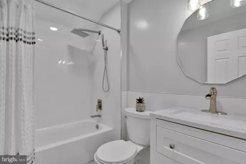 Bath - 71 S Maple Ave, Marlton, NJ 08053 photo 10 of 11