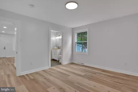 Entry Way - 71 S Maple Ave, Marlton, NJ 08053 photo 11 of 14