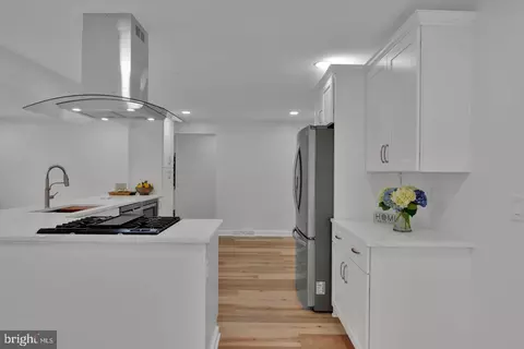Entry Way - 71 S Maple Ave, Marlton, NJ 08053 photo 8 of 14