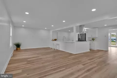 71 S Maple Ave, Marlton, NJ 08053