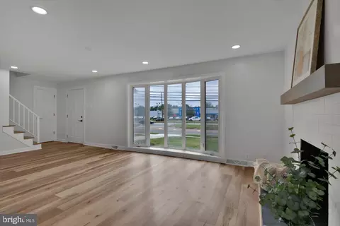 Living - 71 S Maple Ave, Marlton, NJ 08053 photo 4 of 6