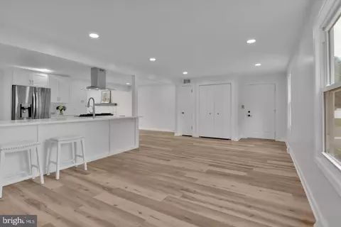 Entry Way - 71 S Maple Ave, Marlton, NJ 08053 photo 7 of 14