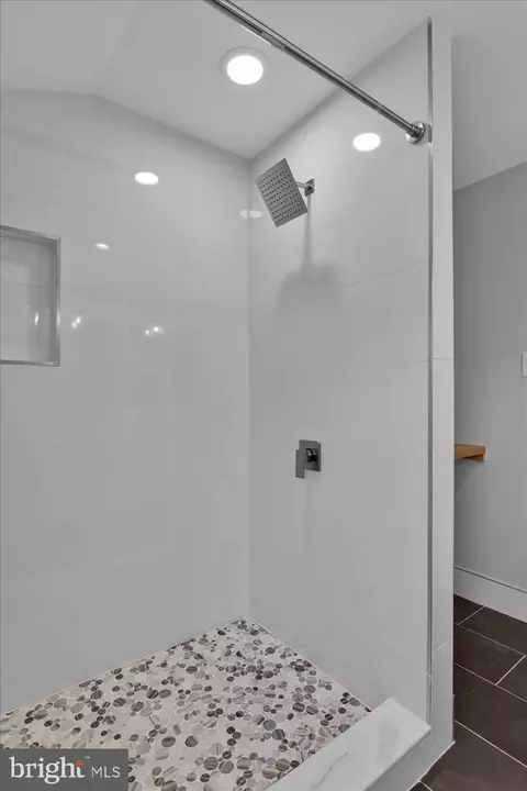 Bath - 71 S Maple Ave, Marlton, NJ 08053 photo 9 of 11