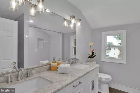Bath - 71 S Maple Ave, Marlton, NJ 08053 photo 6 of 11