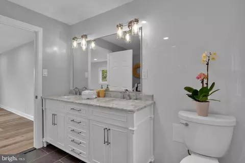 Bath - 71 S Maple Ave, Marlton, NJ 08053 photo 7 of 11