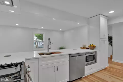 Kitchen - 71 S Maple Ave, Marlton, NJ 08053 photo 5 of 8