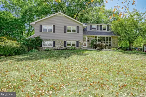 2805 Hunterdon Dr, Cinnaminson, NJ 08077