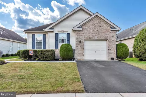 126 Paisley Pl, Hainesport, NJ 08036
