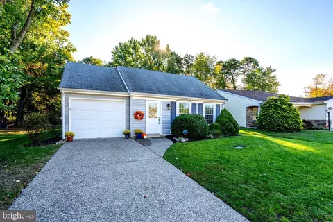 15 Sherwood Pl, Southampton, NJ 08088