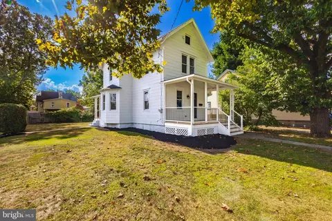 735 Burlington Ave, Delanco, NJ 08075