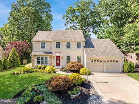 33 Whitechapel Dr, Mount Laurel, NJ 08054