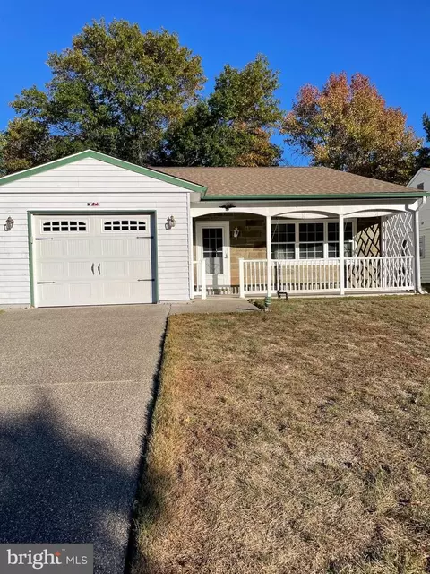 104 Dorchester Dr, Southampton, NJ 08088