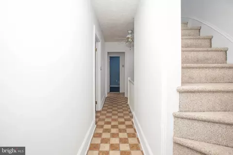 Entry Way - 527 Broad St, Beverly, NJ 08010 photo 4 of 4