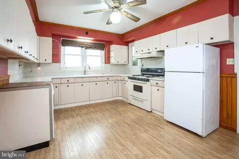 Kitchen - 527 Broad St, Beverly, NJ 08010 photo 1 of 3