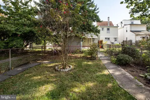 Exterior - 527 Broad St, Beverly, NJ 08010 photo 3 of 3