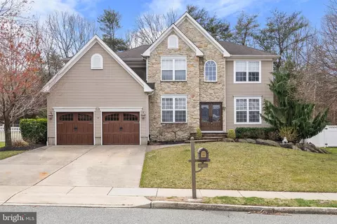 49 Cranberry Ln, Delran, NJ 08075