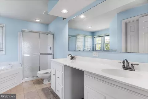 Bath - 16 Byron Dr, Mount Laurel, NJ 08054 photo 2 of 4