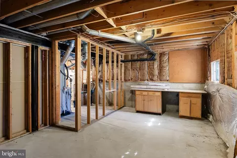 Entry Way - 16 Byron Dr, Mount Laurel, NJ 08054 photo 3 of 3