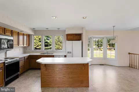 Kitchen - 16 Byron Dr, Mount Laurel, NJ 08054 photo 4 of 4