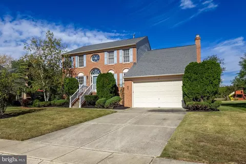 16 Byron Dr, Mount Laurel, NJ 08054