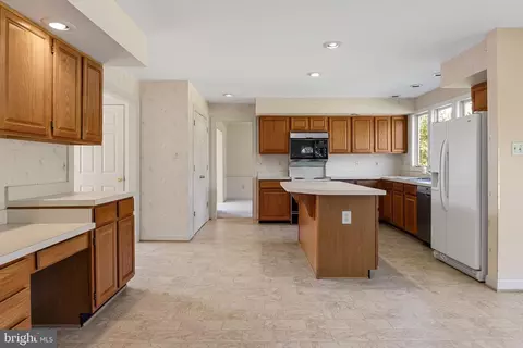 Kitchen - 16 Byron Dr, Mount Laurel, NJ 08054 photo 3 of 4