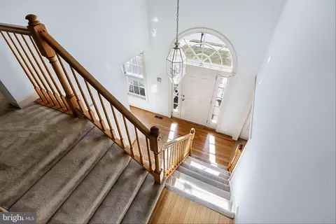 Entry Way - 16 Byron Dr, Mount Laurel, NJ 08054 photo 2 of 3
