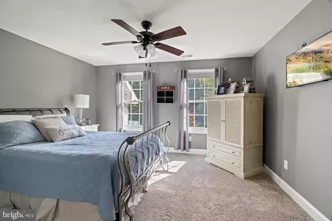 Bedroom - 6 Fox Hill Dr, Southampton, NJ 08088 photo 6 of 9