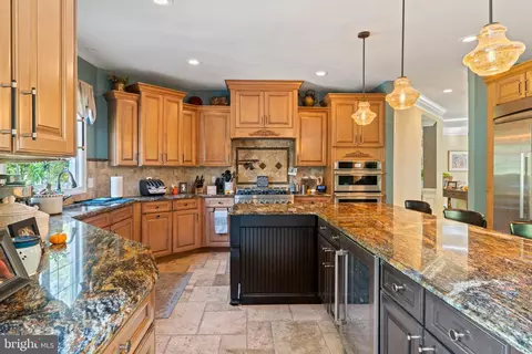 Kitchen - 6 Fox Hill Dr, Southampton, NJ 08088 photo 3 of 5