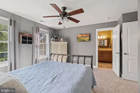 Bedroom - 6 Fox Hill Dr, Southampton, NJ 08088 photo 5 of 9
