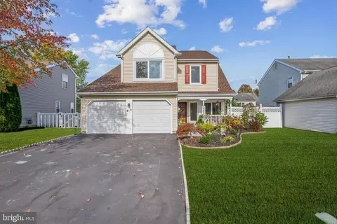 49 Tudor Dr, Burlington, NJ 08016