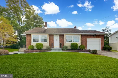 16 Chalfont St, Cinnaminson, NJ 08077