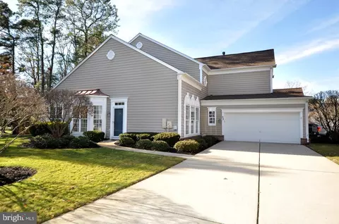 32 Brattleboro Ct, Medford, NJ 08055